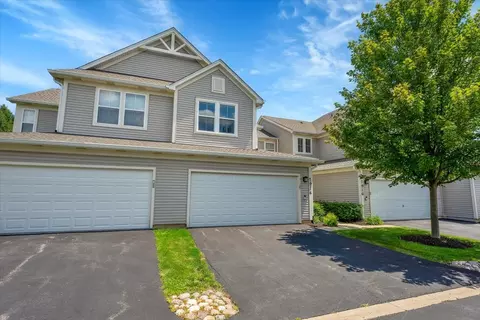 2914 Falling Waters Dr, Lindenhurst, IL 60046