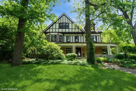 220 Melrose Ave, Kenilworth, IL 60043