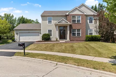 713 Sunglow Ct, Dekalb, IL 60115