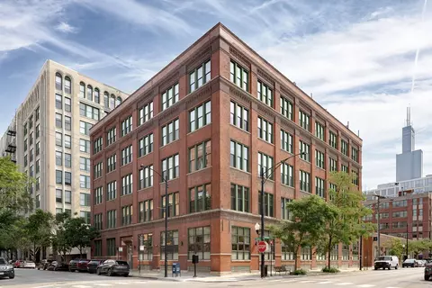 331 S Peoria St #204, Chicago, IL 60607
