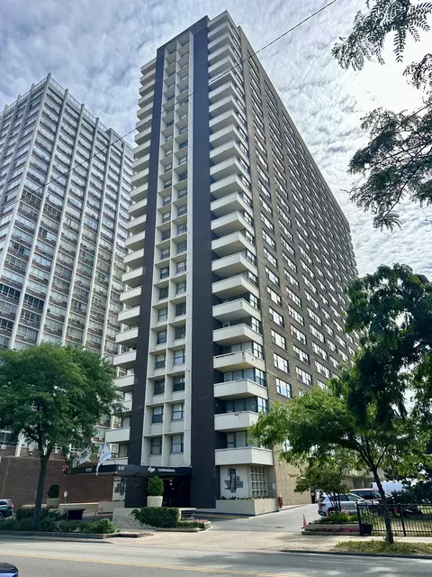 6157 N Sheridan Rd #21L, Chicago, IL 60660