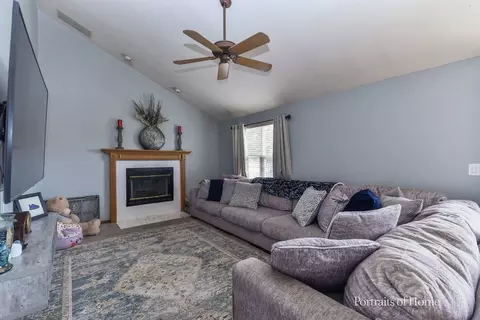 5301 Oakbrook Dr, Plainfield, IL 60586 photo 10