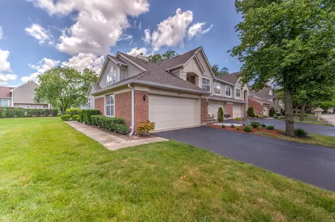 338 Ashford Cir #1, Bartlett, IL 60103 photo 2