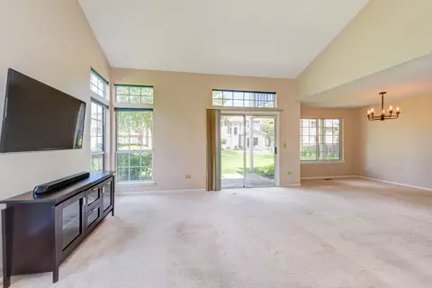 338 Ashford Cir #1, Bartlett, IL 60103 photo 4