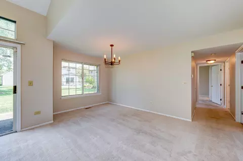 338 Ashford Cir #1, Bartlett, IL 60103 photo 8