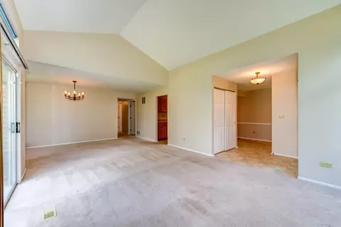 338 Ashford Cir #1, Bartlett, IL 60103 photo 5