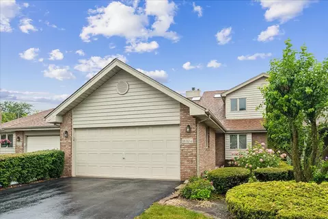 18324 Pine Wood Ln, Tinley Park, IL 60477