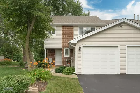 30 W617 Fairway Dr, Naperville, IL 60563