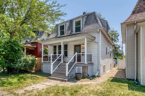 2305 W Berwyn Ave, Chicago, IL 60625