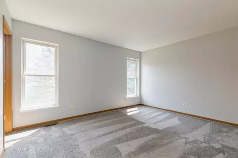 504 Cartwright Trl, Mchenry, IL 60050 photo 9