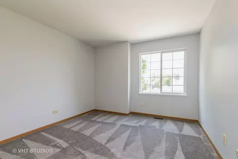 504 Cartwright Trl, Mchenry, IL 60050 photo 11