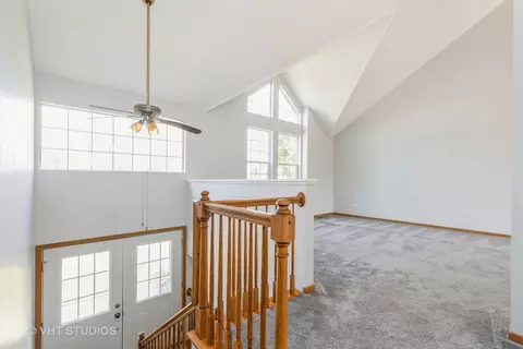 504 Cartwright Trl, Mchenry, IL 60050 photo 2