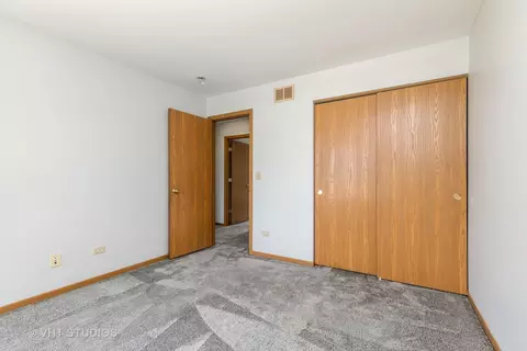 504 Cartwright Trl, Mchenry, IL 60050 photo 12