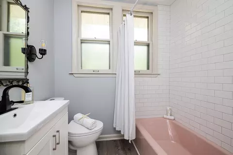 Bath - 15334 S Joliet Rd, Plainfield, IL 60544 photo 3 of 3