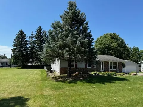Exterior - 216 E Bullard St, Forrest, IL 61741 photo 2 of 5
