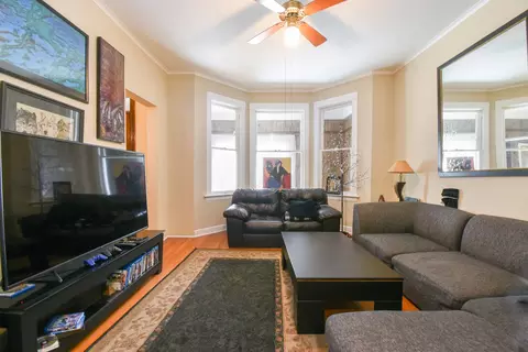 Living - 1041 Beloit Ave, Forest Park, IL 60130 photo 2 of 4