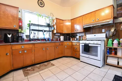 Kitchen - 1041 Beloit Ave, Forest Park, IL 60130 photo 1 of 2