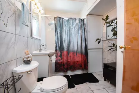 Bath - 1041 Beloit Ave, Forest Park, IL 60130 photo 1 of 2