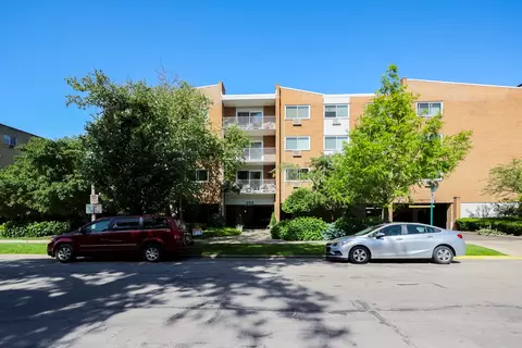 203 N Kenilworth Ave #3M, Oak Park, IL 60302