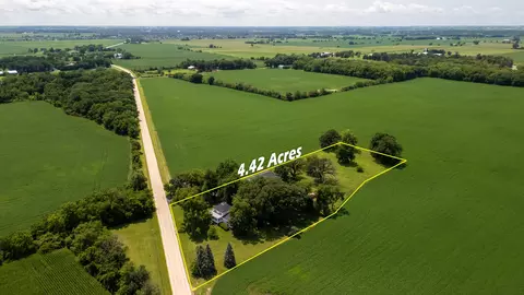 28367 Moose Range Rd, Sycamore, IL 60178 photo 3