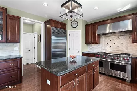 Kitchen - 25003 Blue Iris Ct S, Plainfield, IL 60585 photo 8 of 11
