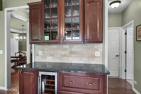 Kitchen - 25003 Blue Iris Ct S, Plainfield, IL 60585 photo 7 of 11