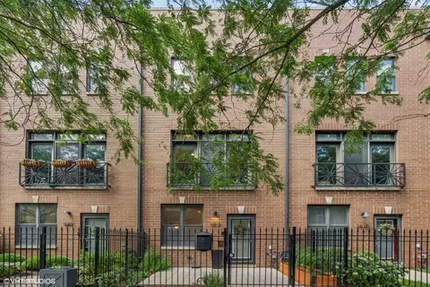 2812 W Dickens Ave, Chicago, IL 60647
