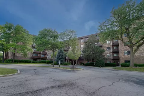700 Wellington Ave #518, Elk Grove Village, IL 60007