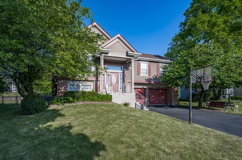 21 Lilac Ct, South Elgin, IL 60177