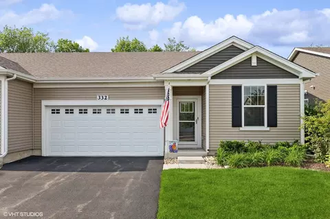 332 Sussex Ln, North Aurora, IL 60542