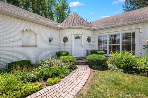 19 Penny Ln, Sugar Grove, IL 60554