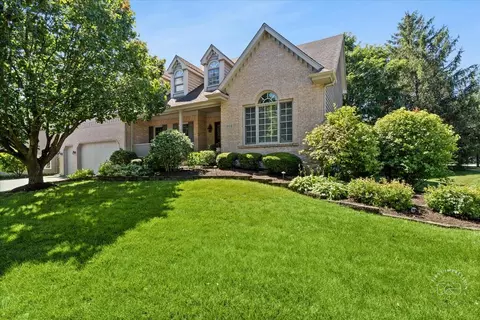 908 Spindletree Ave, Naperville, IL 60565