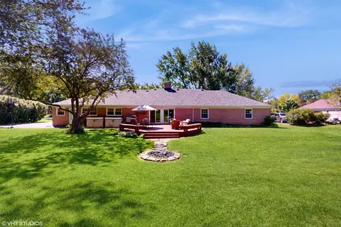 Exterior - 708 Hillcrest Dr, Sleepy Hollow, IL 60118 photo 2 of 4