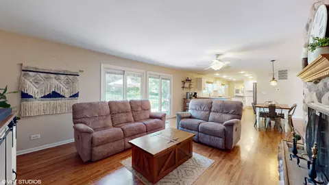 Living - 708 Hillcrest Dr, Sleepy Hollow, IL 60118 photo 1 of 6