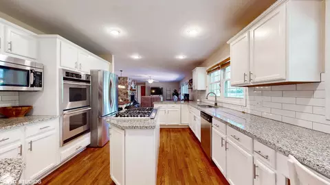 Kitchen - 708 Hillcrest Dr, Sleepy Hollow, IL 60118 photo 1 of 2