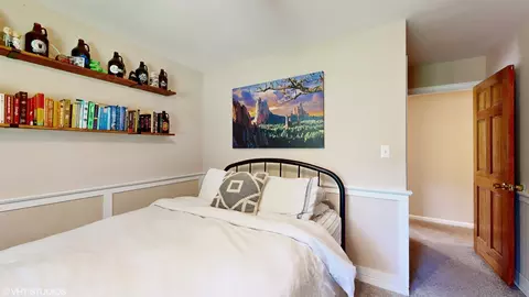 Bedroom - 708 Hillcrest Dr, Sleepy Hollow, IL 60118 photo 5 of 7