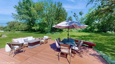 Exterior - 708 Hillcrest Dr, Sleepy Hollow, IL 60118 photo 3 of 4