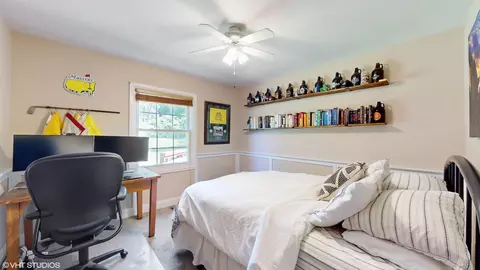 Bedroom - 708 Hillcrest Dr, Sleepy Hollow, IL 60118 photo 4 of 7