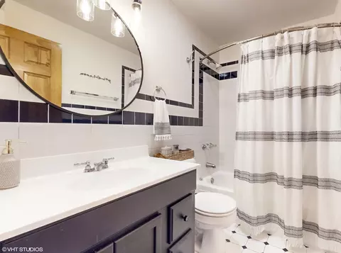 Bath - 708 Hillcrest Dr, Sleepy Hollow, IL 60118 photo 2 of 3