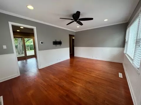 124 S Hickory Ave, Bartlett, IL 60103 photo 3
