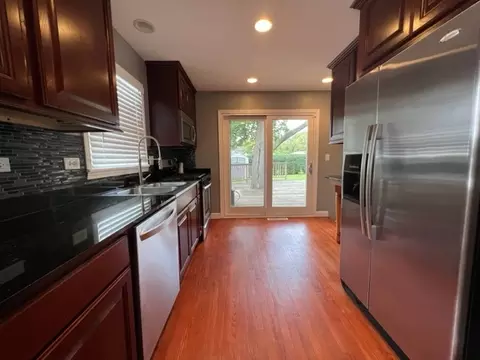 124 S Hickory Ave, Bartlett, IL 60103 photo 5
