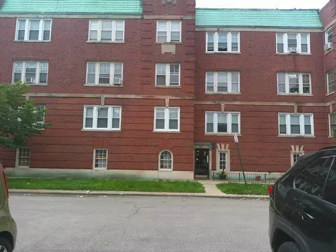 5 Randolph St #3B, Oak Park, IL 60302
