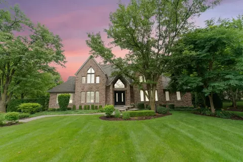 1 S S959 S Grove Hill Dr, Batavia, IL 60510