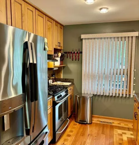 Kitchen - 606 Kingston Blvd, Mchenry, IL 60050 photo 2 of 4