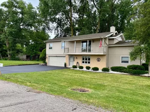 Exterior - 606 Kingston Blvd, Mchenry, IL 60050 photo 2 of 8