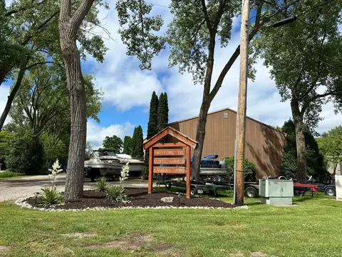Exterior - 606 Kingston Blvd, Mchenry, IL 60050 photo 8 of 8