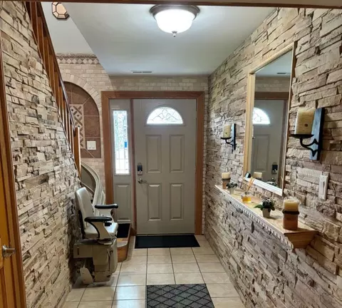 Entry Way - 606 Kingston Blvd, Mchenry, IL 60050 photo 1 of 3
