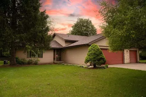 110 Countryside Dr, Rockton, IL 61072