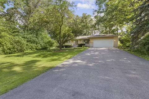 Exterior - 3879 Silver Fox Dr, Belvidere, IL 61008 photo 7 of 7