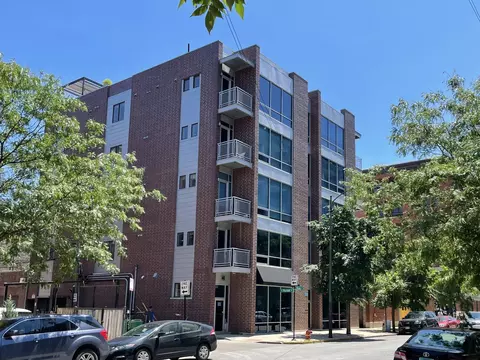 15 S Racine Ave #4S, Chicago, IL 60607